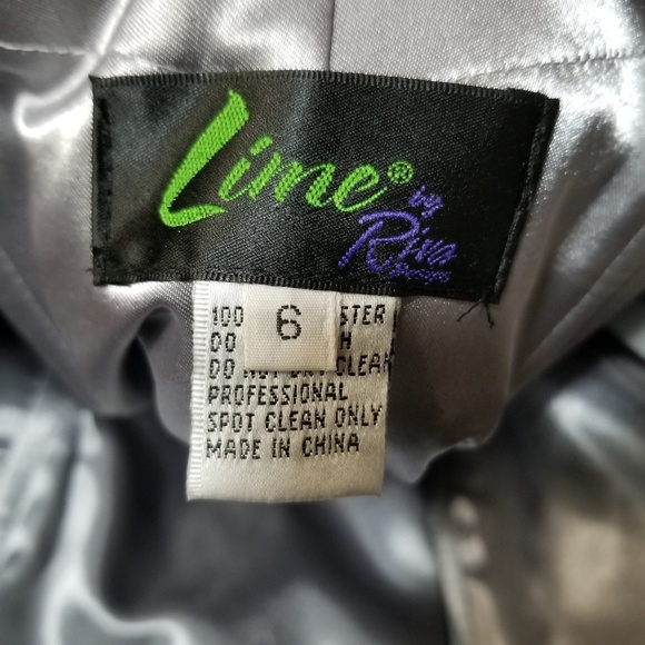 Dress - Picture 3 of 3